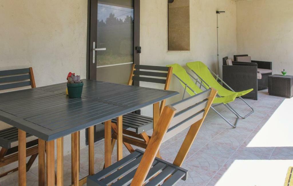 Maison 4 étoiles et Studio 3 étoiles indépendants avec piscine LʼIsle-sur-la-Sorgue Exterior foto